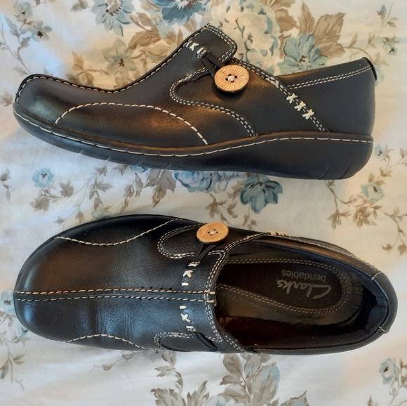 clarks button shoes